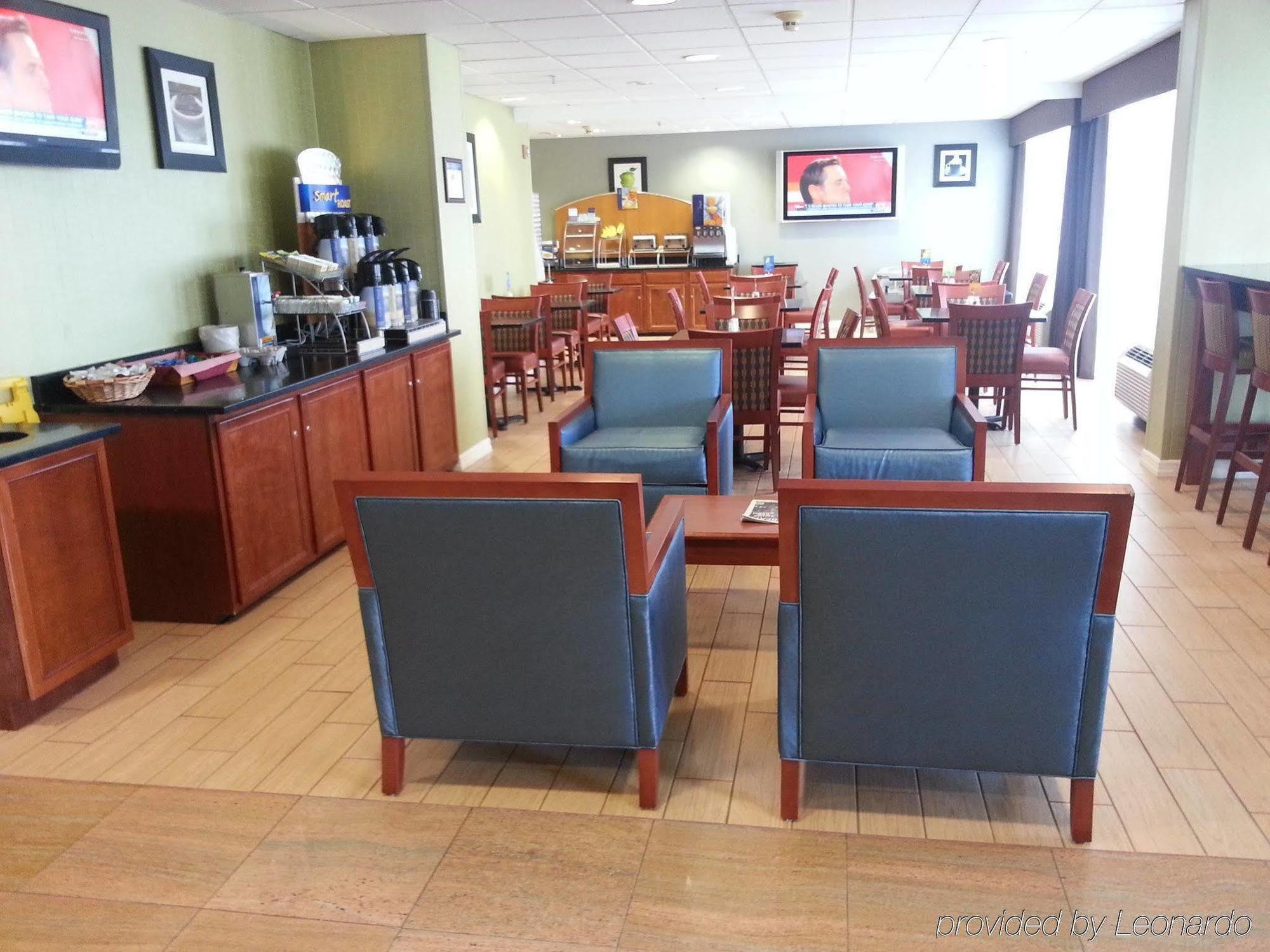 Express & Allentown-dorney Park Area By Ihg Hotel 2*