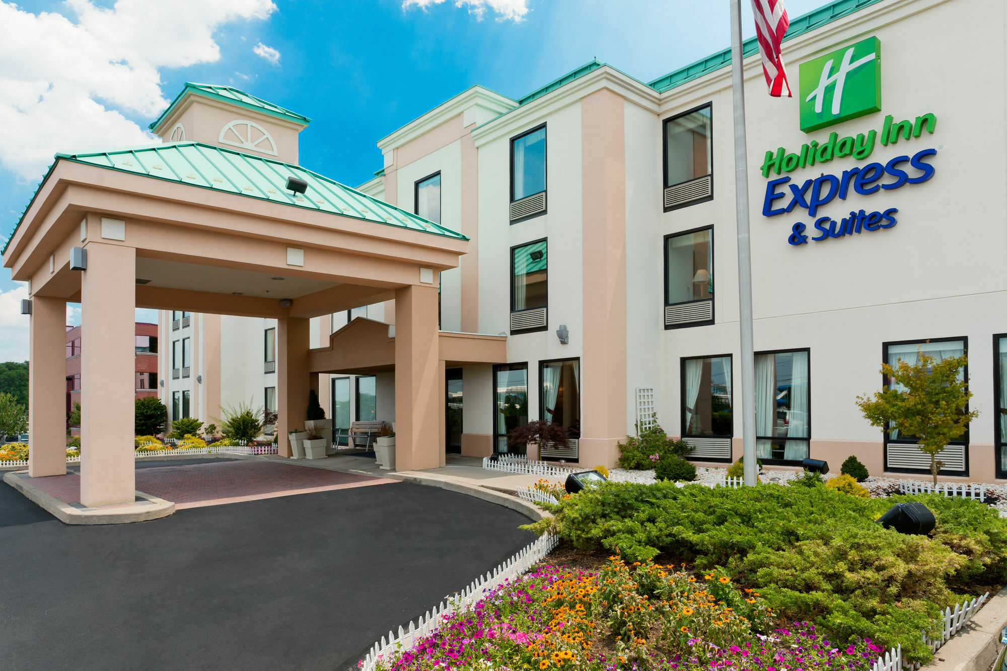 Hotel Express & Allentown-dorney Park Area By Ihg 2*